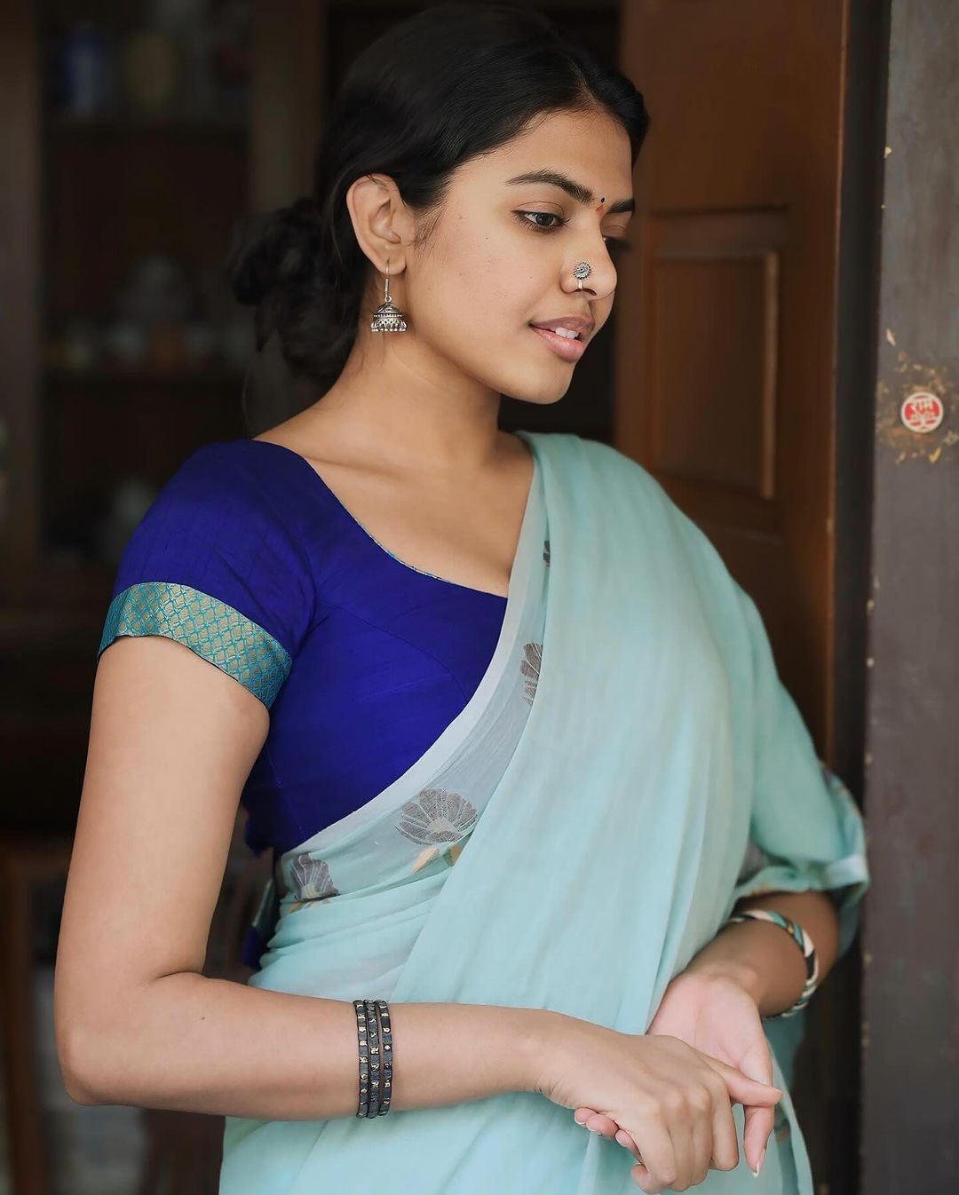 Shivani Rajashekar: శివాని చీరకడితే కుర్రకారుకు చక్కిలిగింతలే ...