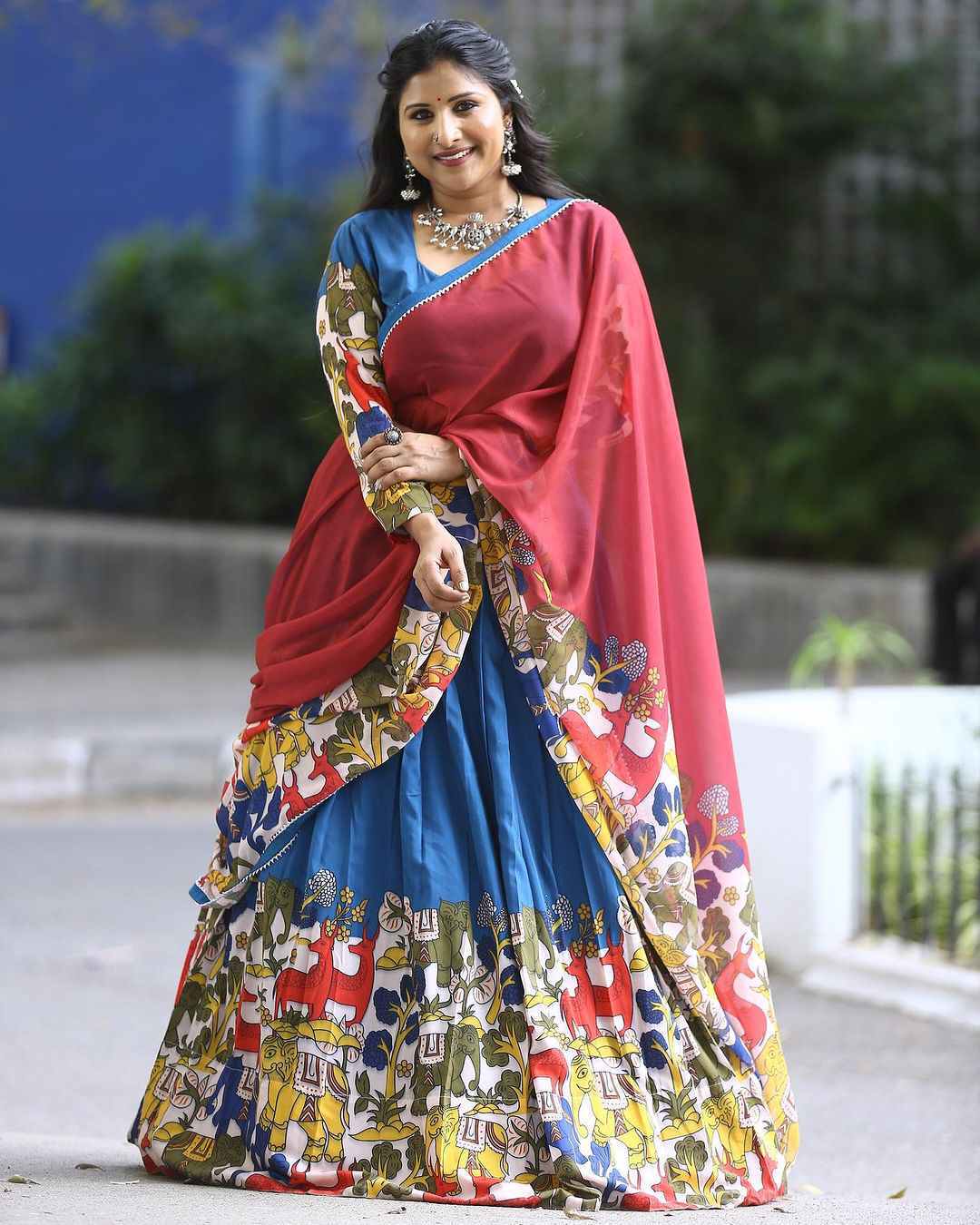 Singer mangli Sizzling Images