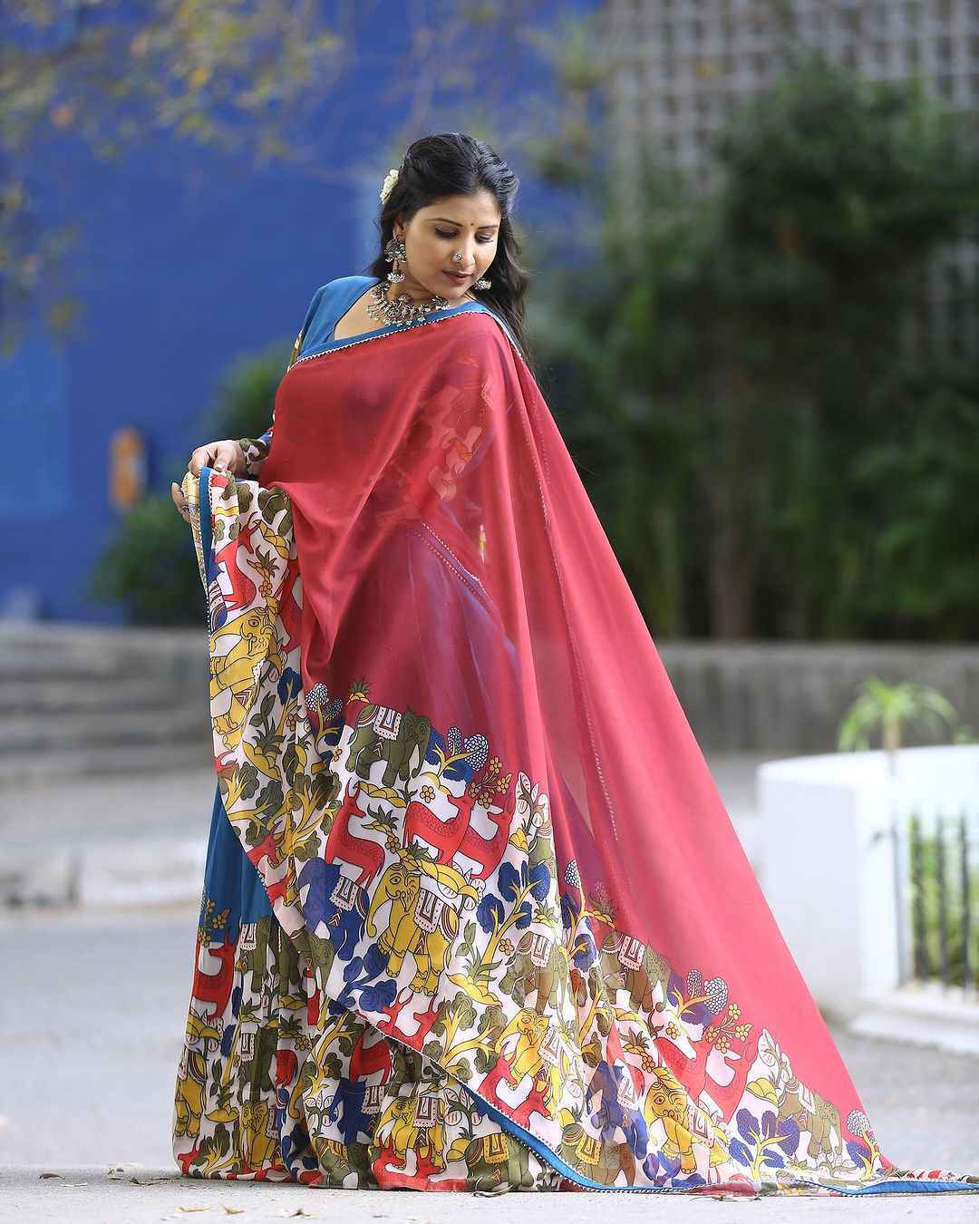 Singer mangli Sizzling Pics