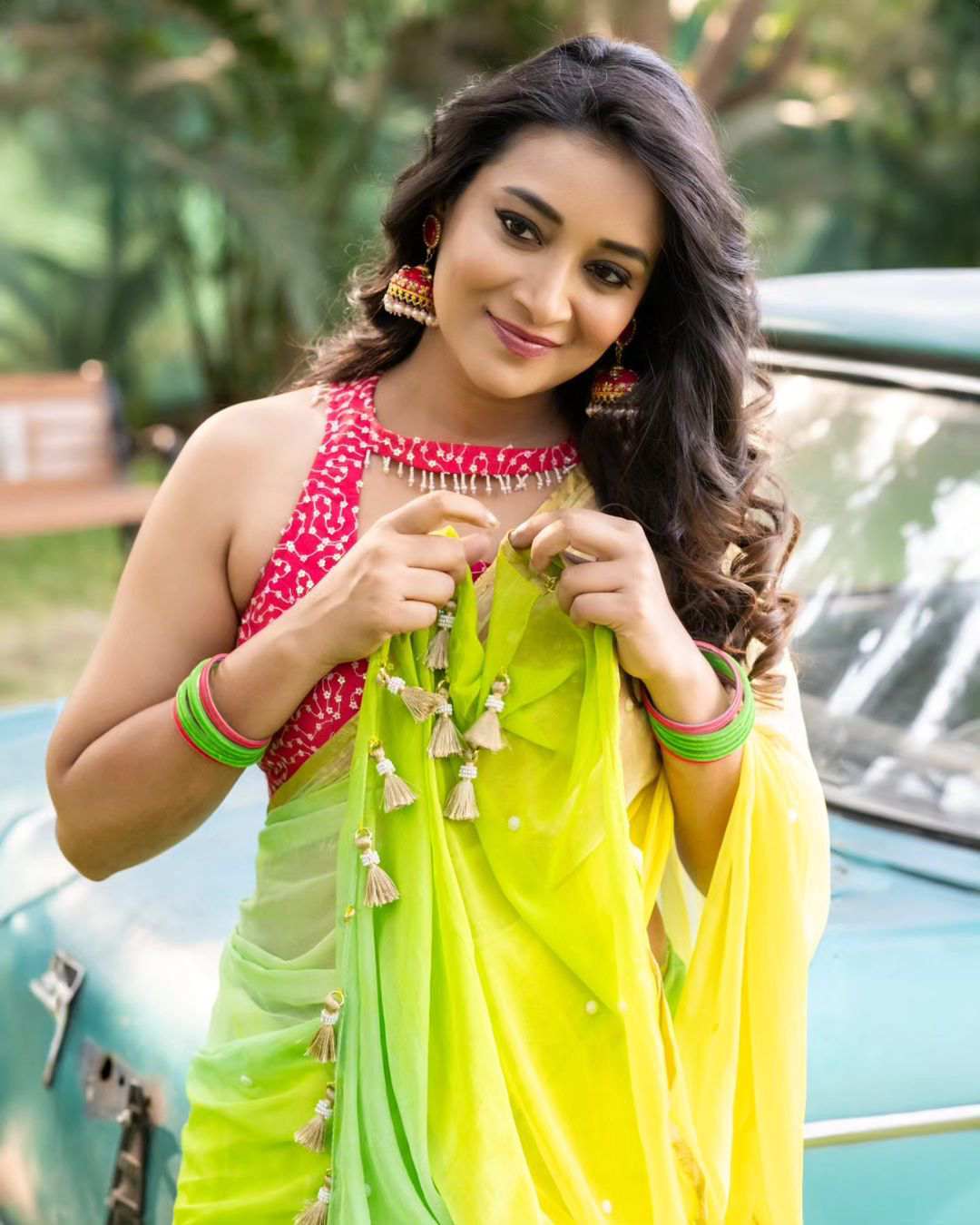 Bhanu Shri Beautiful Pics