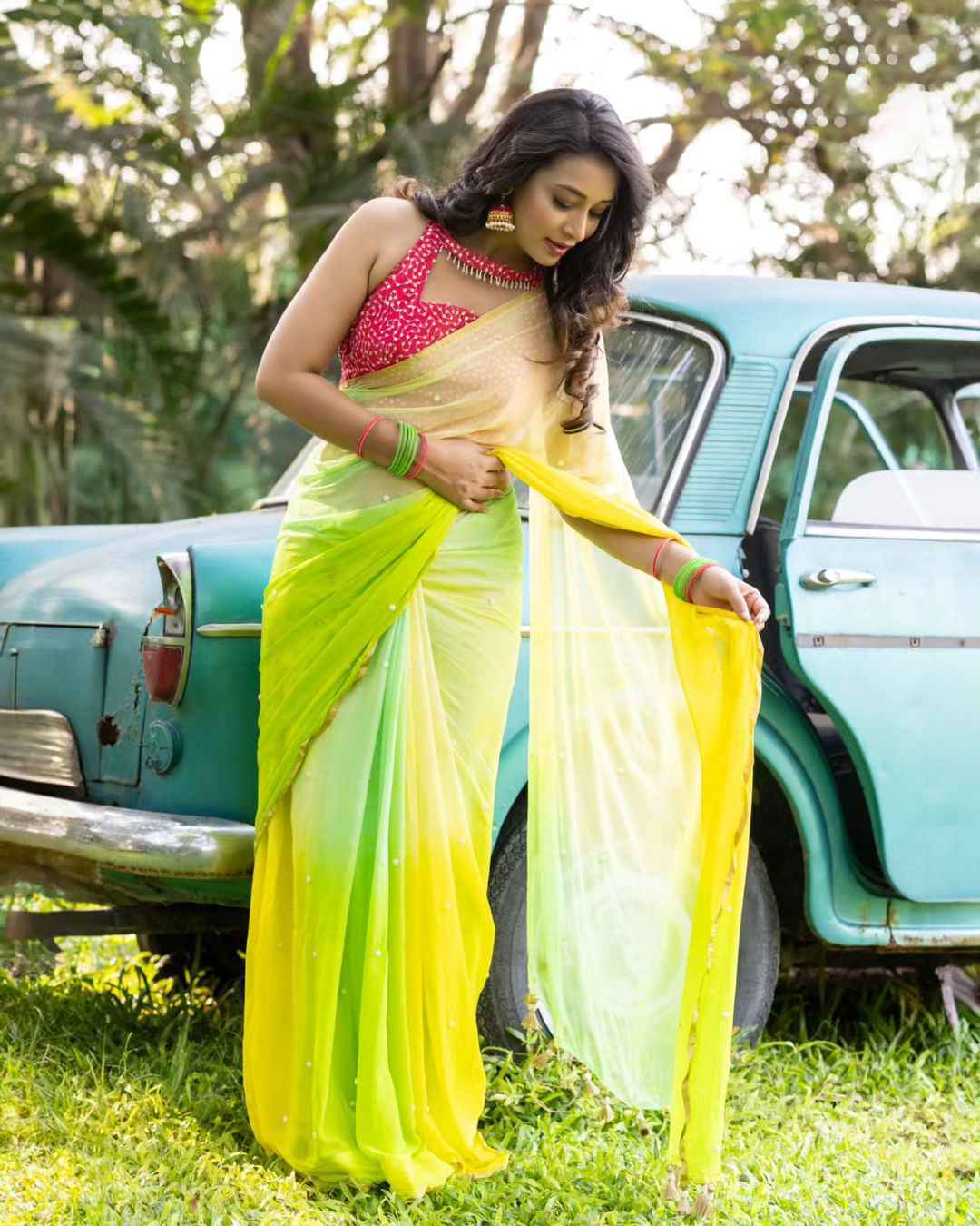 Bhanu Shri Stunning Pics