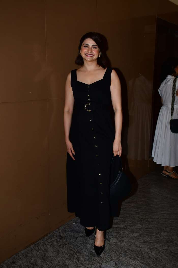 stunning all-black dress at the special screening of Do Aur Do Pyaar.