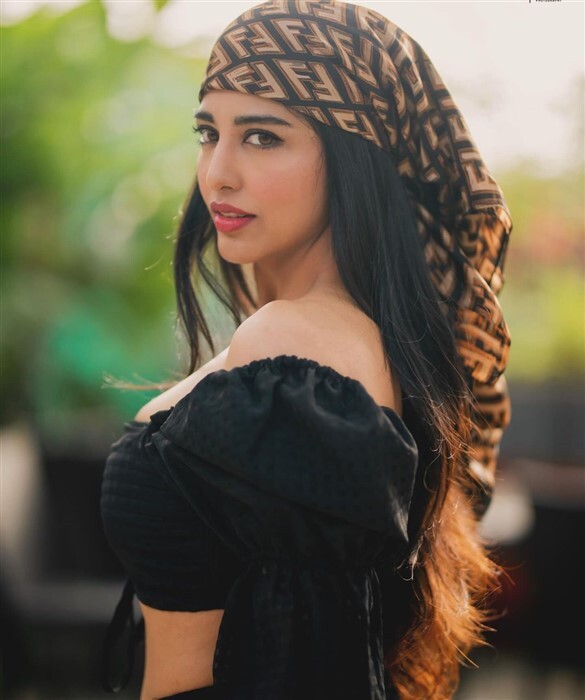 Daksha Nagarkar Photos