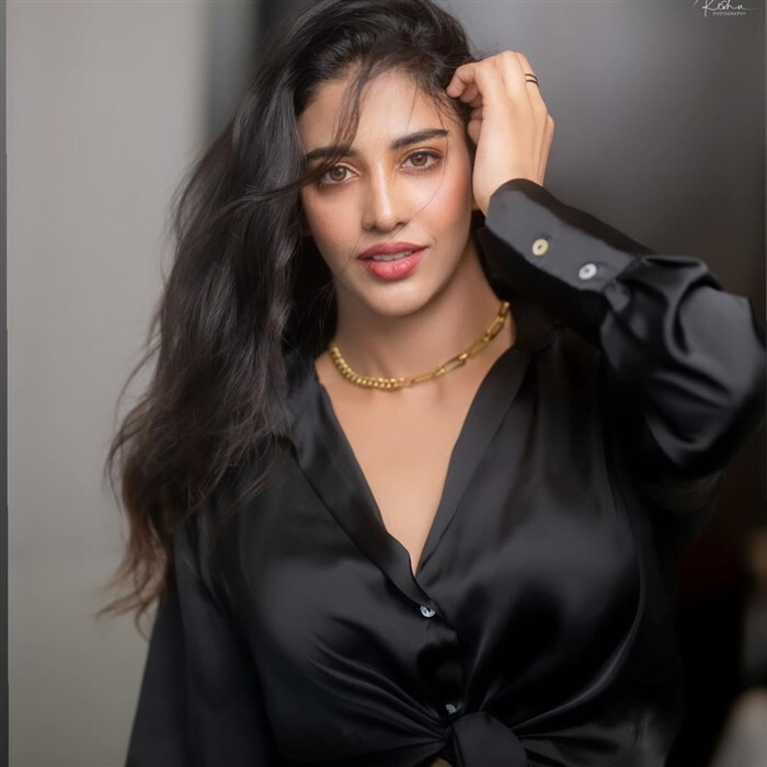 Daksha Nagarkar Photos