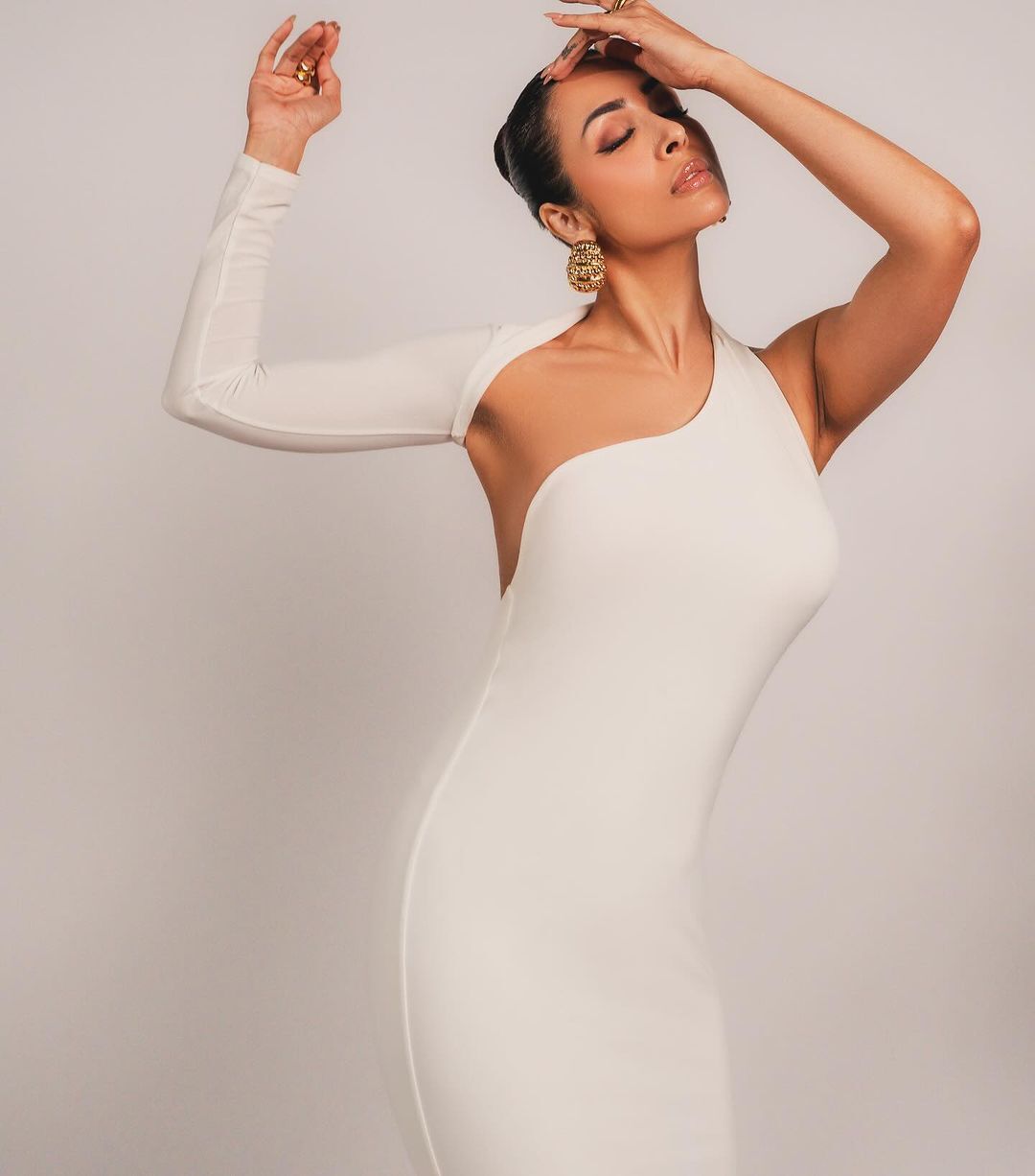 Malaika Arora Exudes Confidence in a Mermaid Gown