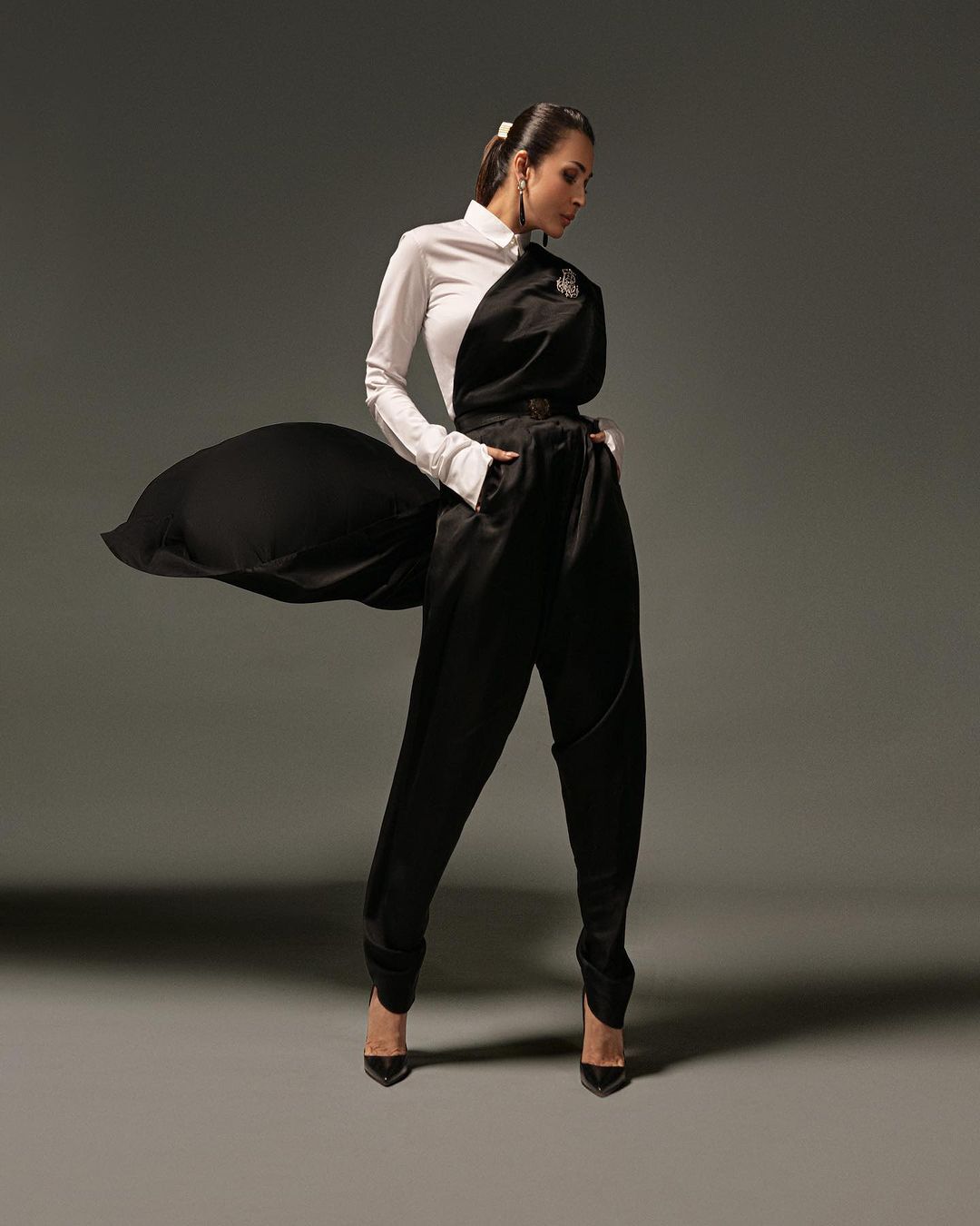 Malaika Arora continues to set trends and inspire fashion enthusiasts with her bold choices