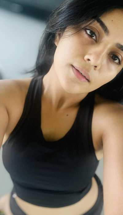 Megha shetty's stunning pose in gym attire