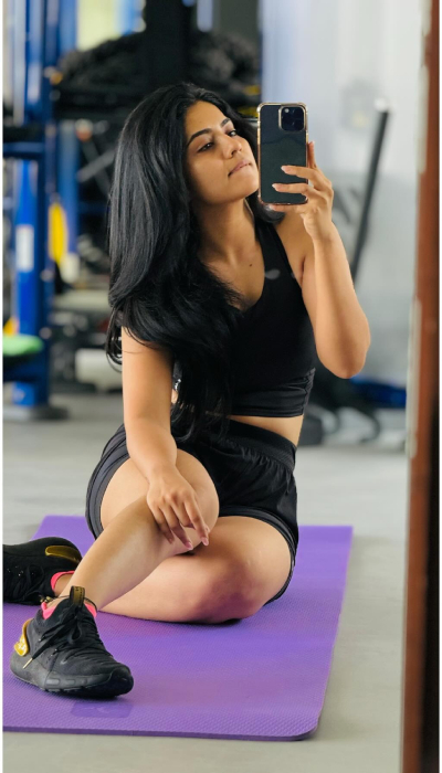 Megha shetty's stunning pose in gym attire