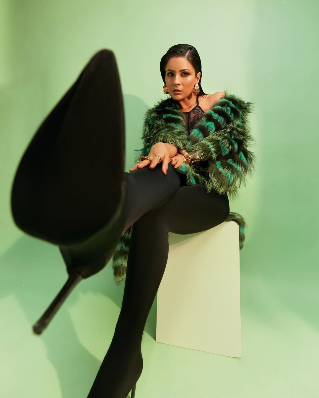 Shehnaaz Gill Stuns in Latest Hot Snaps