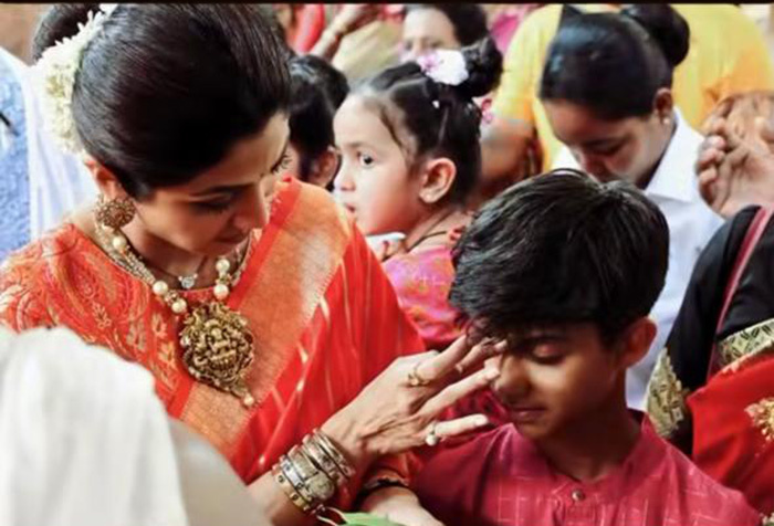 Shilpa Shetty Witnesses 'Daiva Kola' In Mangalore