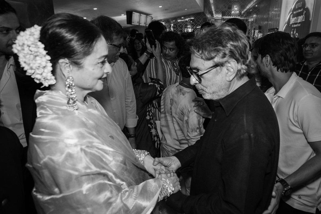 Rekha graces the event, and Sanjay Leela Bhansali greets her with absolute warmth.