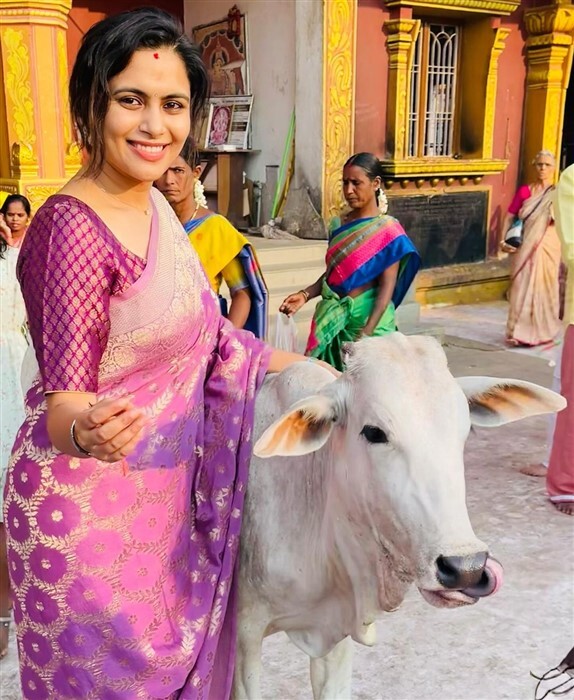 Sonu Gowda drops pics of her mantralaya raghavendra swamy temple visit with family