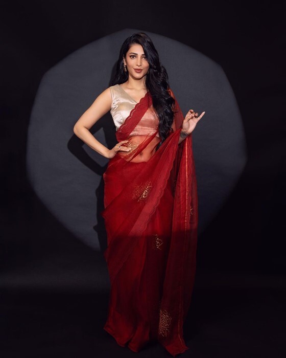 South Actress Shruti Haasan maroon saree photoshoot trending