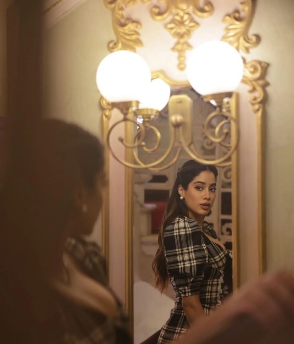 Actress Janhvi Kapoor Photos