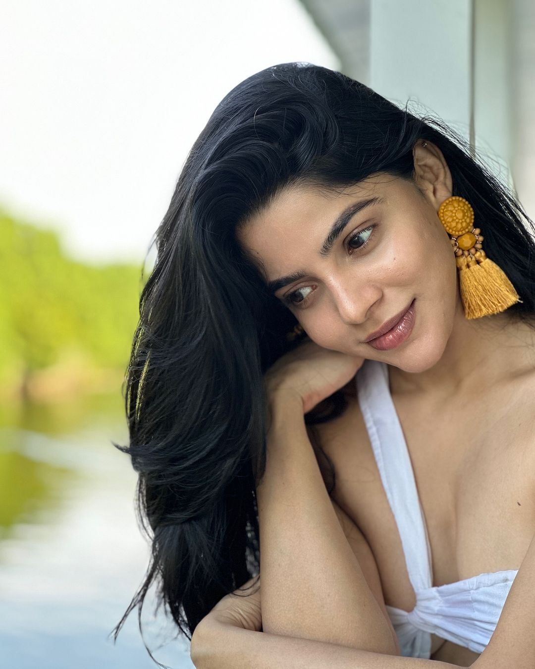 Divyabharathi enjoys her holidays at Srilanka and shares some steamy pics