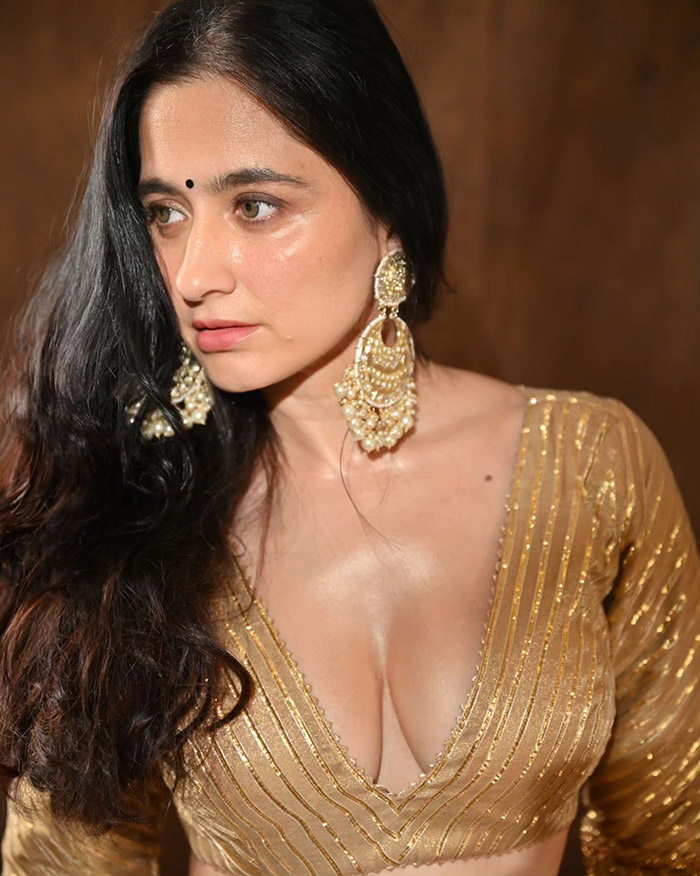 संजीदा शेख ने हाल ही में इस बात का खुलासा किया कि उनकी बेटी का उनके भाई के साथ बहुत ही गहरा रिश्ता है और वह उसे ही अपना पिता मानती हैं