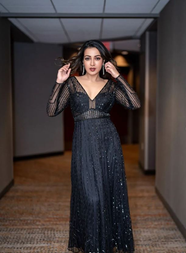Tollywood Heroine Catherine Tresa Photos