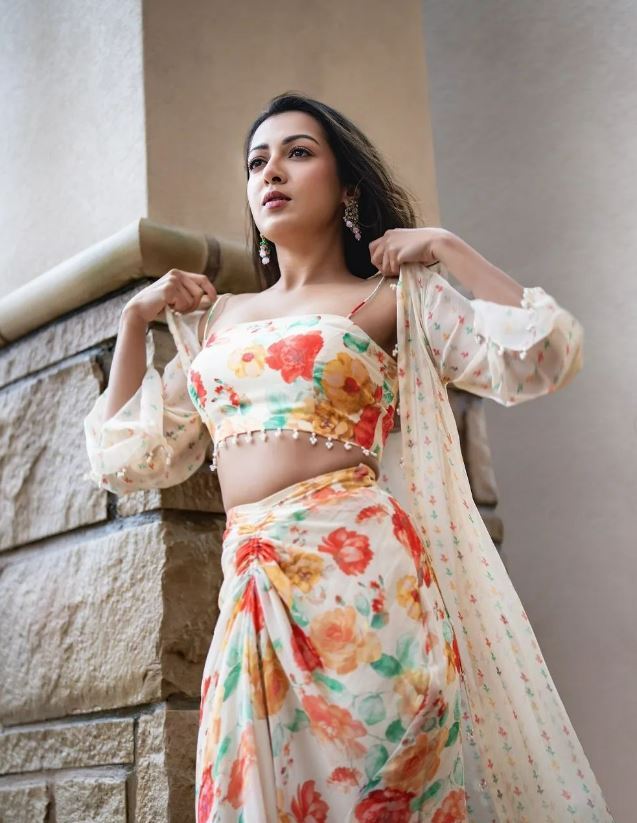 Heroine Catherine Tresa Photo