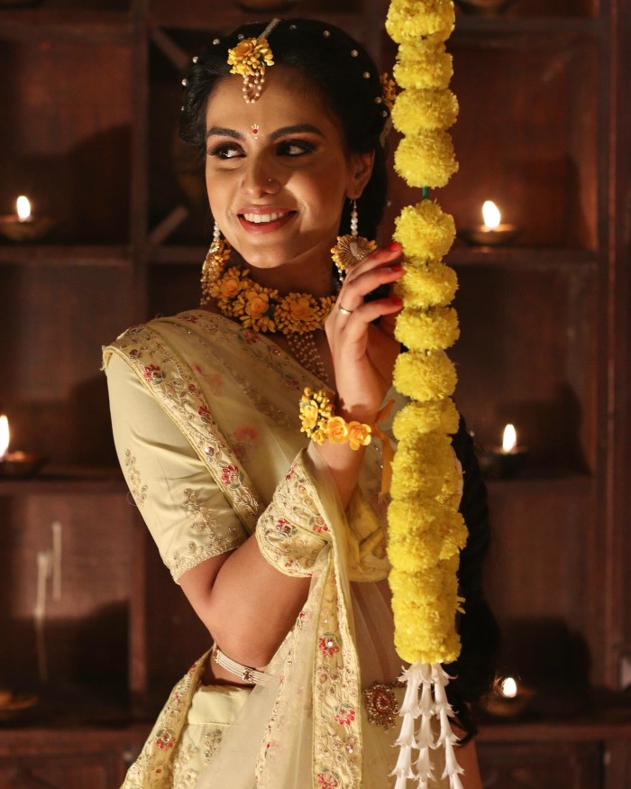 जानकारी के लिए आपको बता दें कि वैदेही नायर ने सूट से पहले 10 से 15 दिन का ब्रेक ले लिया था और इस वक्त में सिर्फ पढ़ाई की थी