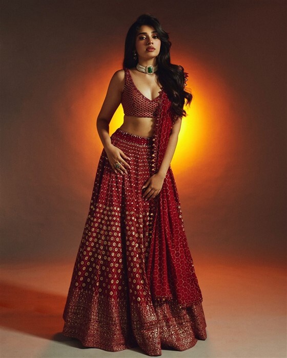 Actress Krithi Shetty Photos