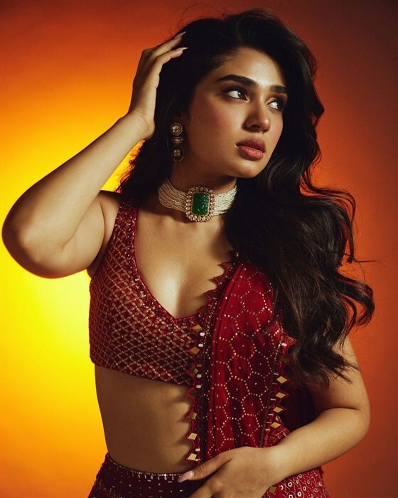 Actress Krithi Shetty Photos