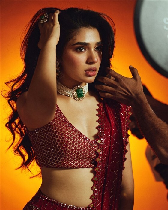 Actress Krithi Shetty Photos