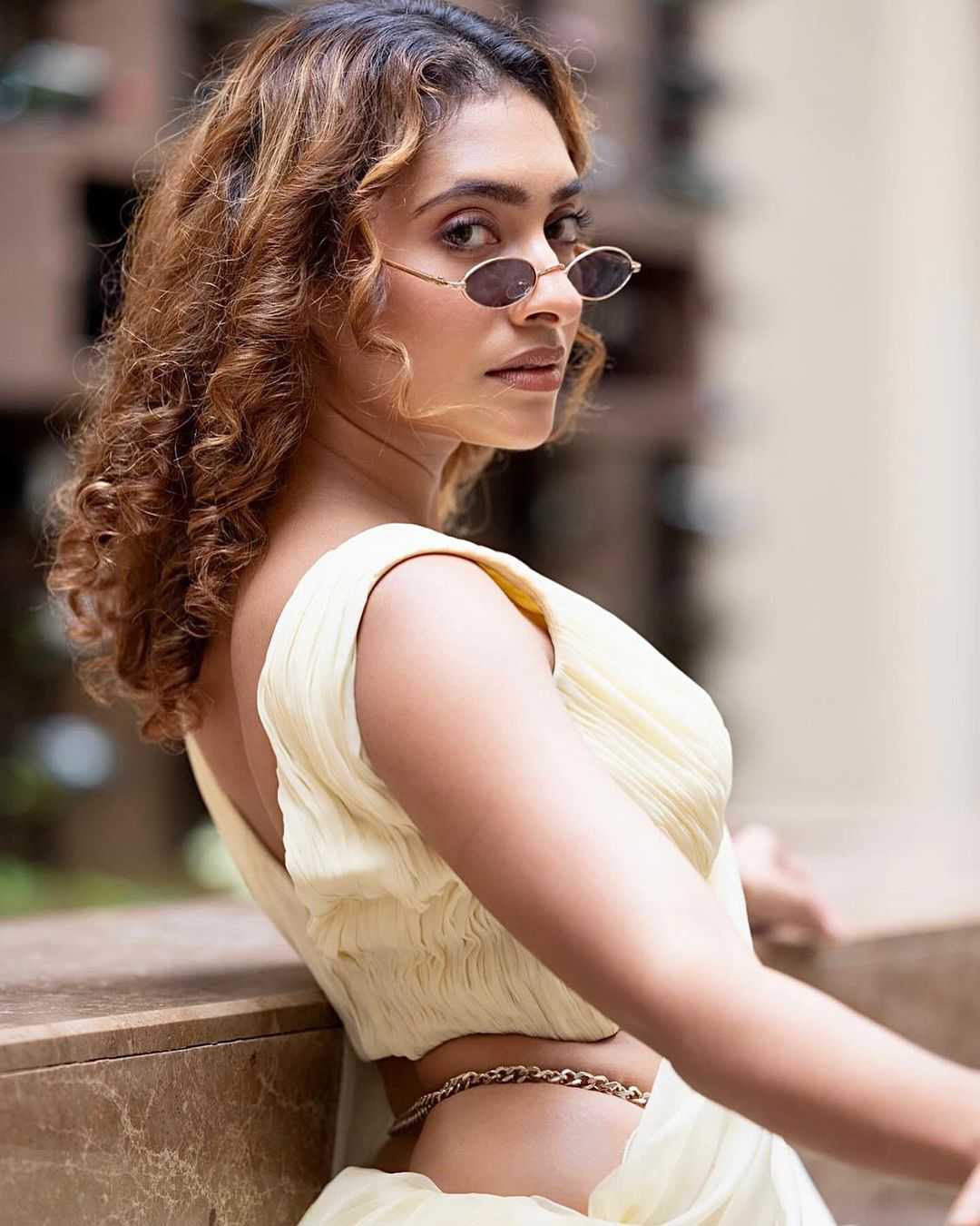 Gnaneshwari kandregula Saree Photos