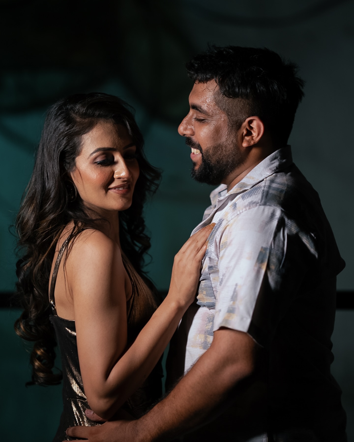 मुंबई के फेमस फूड वड़ा पाव को दिल्ली के सैनिक विहार में बेचकर रातों-रात चंद्रिका गेरा दीक्षित काफी ज्यादा फेमस हो गई