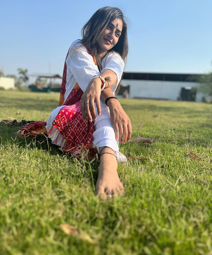 Her rise to fame, however, came with its share of controversy. A video showing her crying during a phone call with a friend went viral