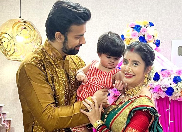 चारू असोपा के साथ ही बेटी भी रहती है। अभिनेत्री अकेले ही अपनी बेटी की परवरिश कर रही है