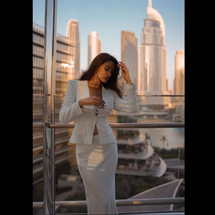 Celebrity stylist Devki Bhatt curated this ensemble.