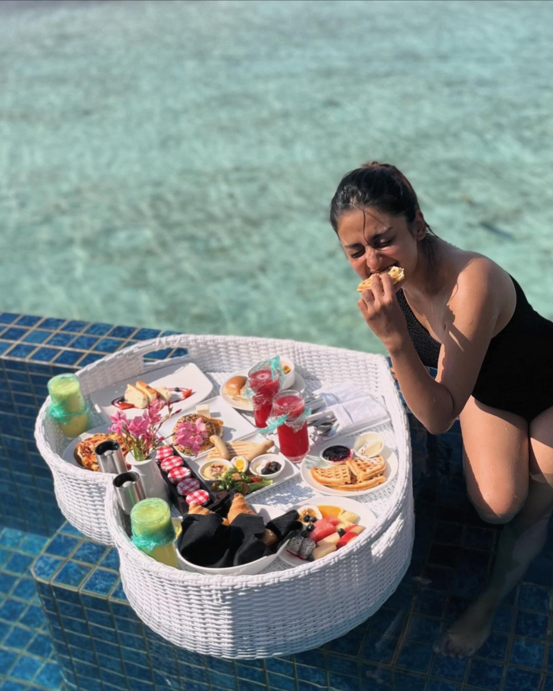 Esther Anil's latest photoshoot is a showstopper, mesmerizing fans everywhere