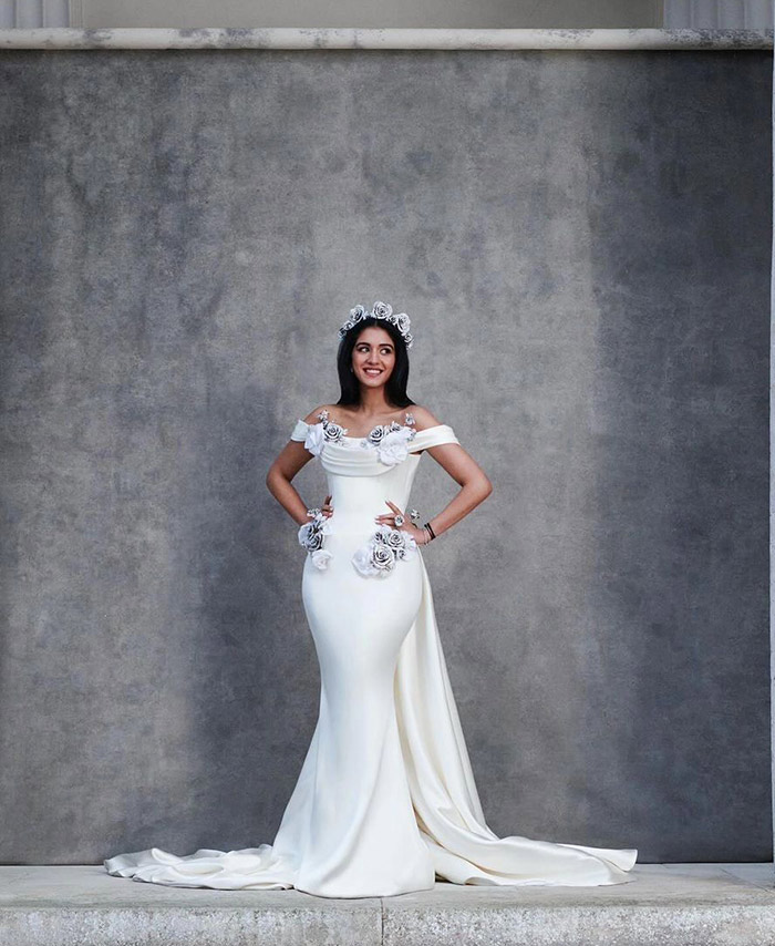 Radhika also wore a custom haute couture gown designed by Tamara Ralph and styled by Rhea Kapoor