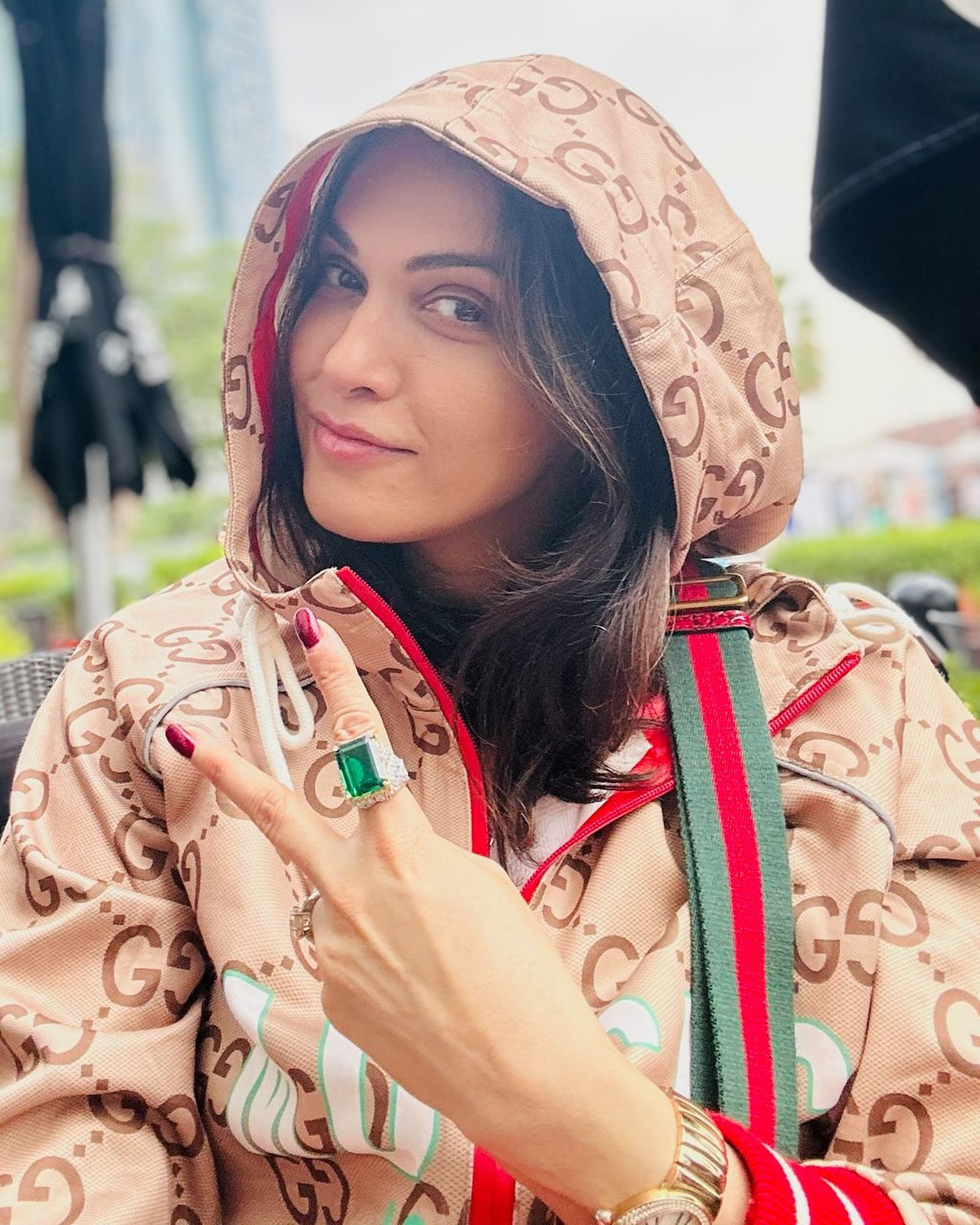 Isha Koppikar Reveals That She Feels Uncomfortable During Romance With 20 30 Years Old Actor