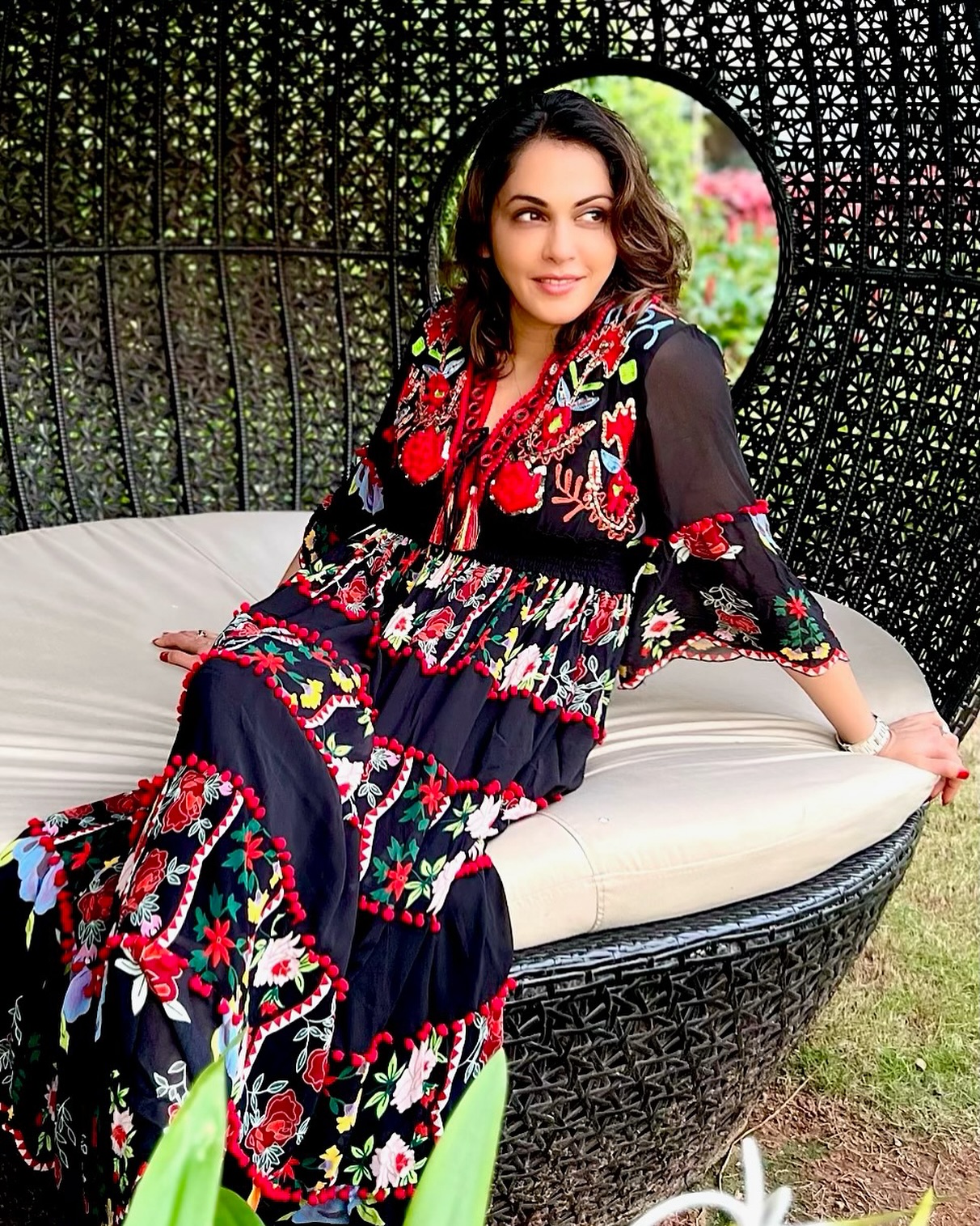 Isha Koppikar Reveals That She Feels Uncomfortable During Romance With 20 30 Years Old Actor