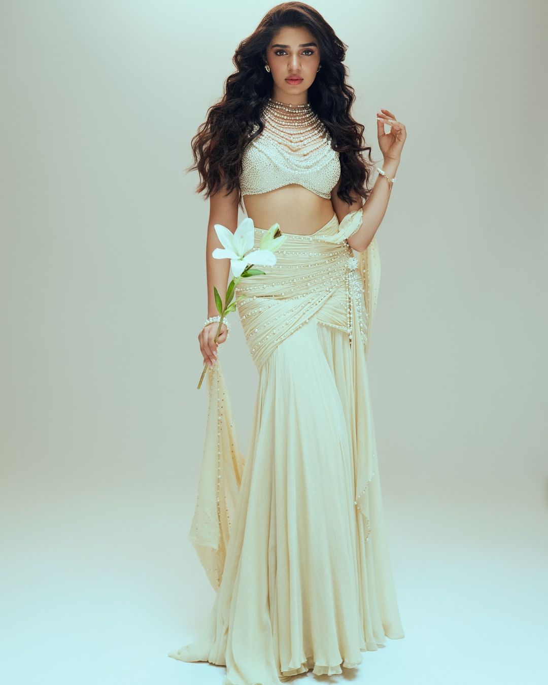 Krithi Shetty shines in her exquisite saree by Tarun Tahiliani