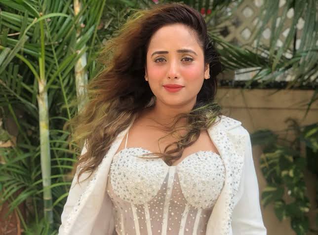 इस लिस्ट में सबसे पहला नाम रानी चटर्जी का आता है और आपको बता दें कि वह मुंबई की रहने वाली है