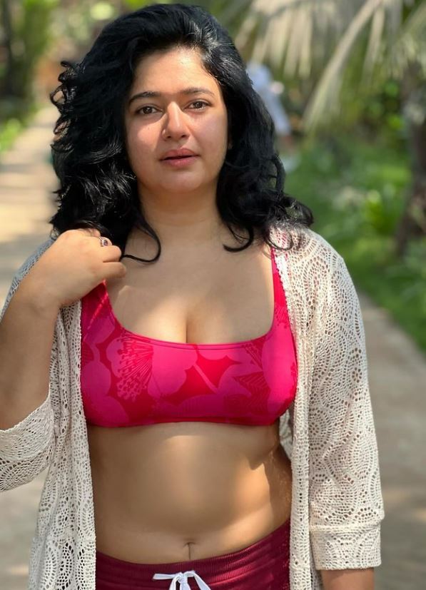 Poonam Bajwa Latest Photos