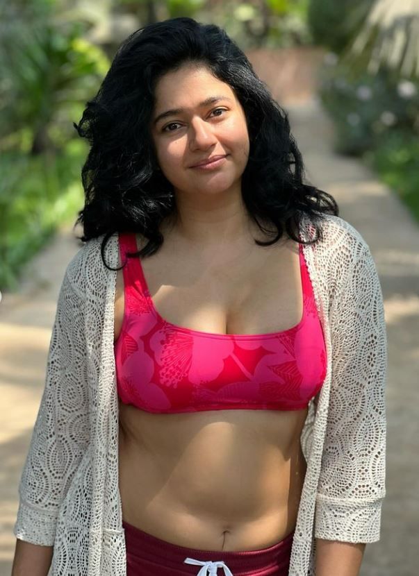 Heroine Poonam Bajwa Latest Photoshoot