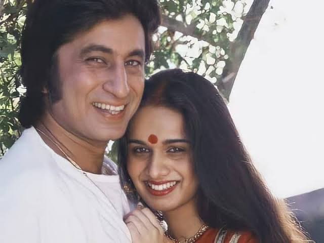 Shivangi Kolhapure and Shakti Kapoor fell in love with each other during the film Kismat.