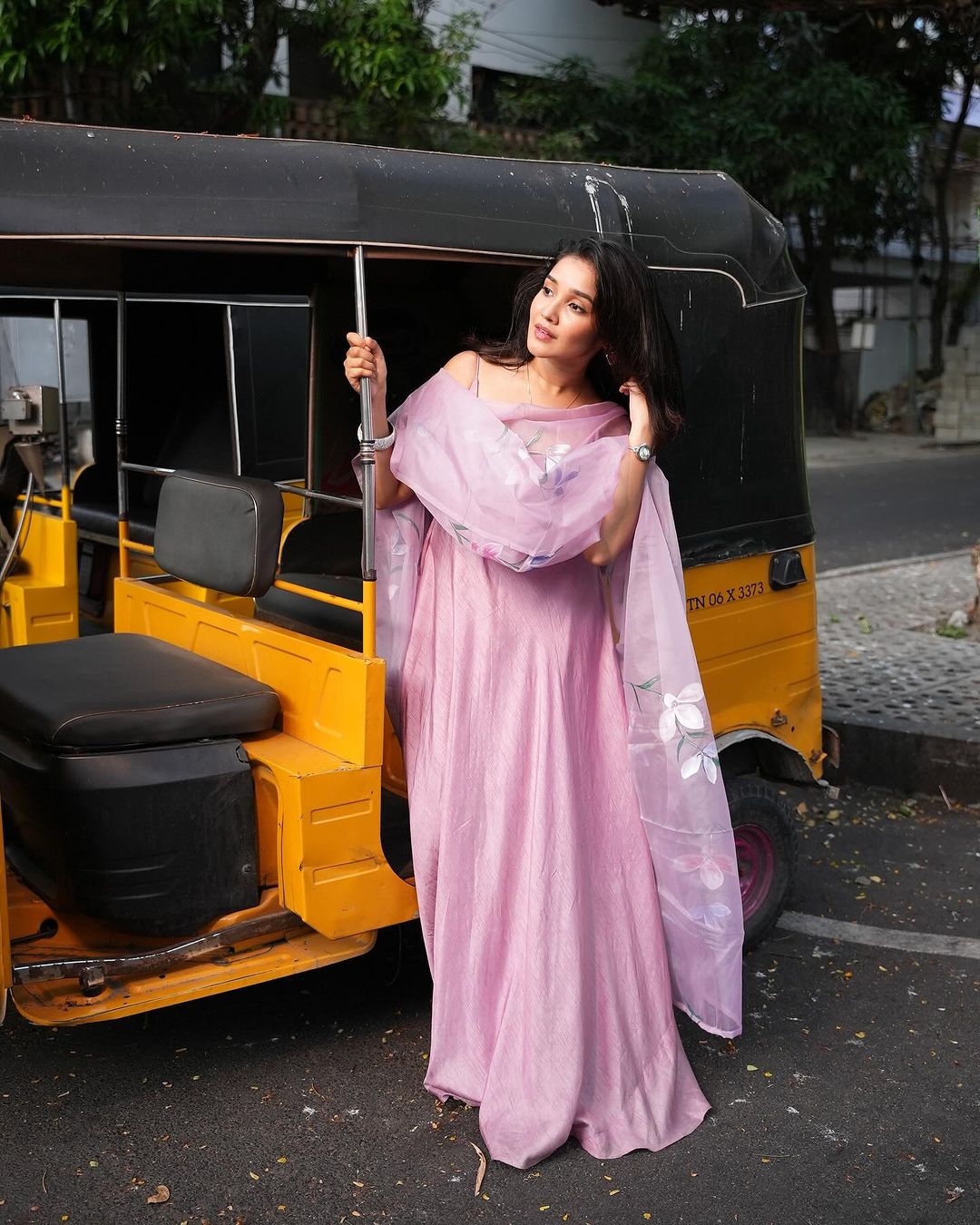 anikha surendran photos