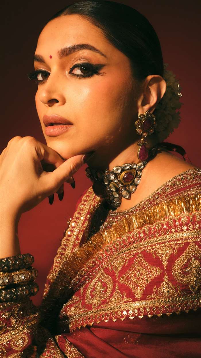 Deepika Padukone Flaunts Her Baby Bump In Anant Radhika Wedding Photos Viral