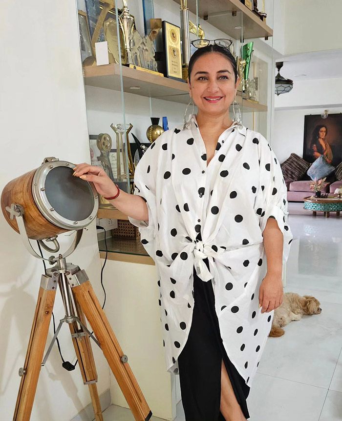 इसी के अलावा दिव्या दत्ता इस सगाई के टूटने के बाद पूरी तरीके से बिखर गई थी और इसी के चलते उन्होंने शादी के बारे में कभी सोचा ही नहीं