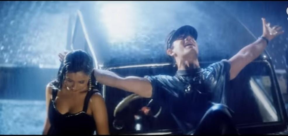 Aankhon se tune ye kya keh diya