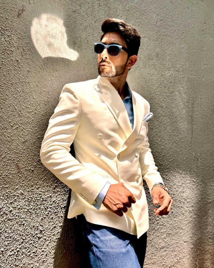 फहमान खान अपनी एक्टिंग के लिए भी काफ़ी पसंद किया जाता है। लेकिन उन्होंने अपने करियर की शुरुआत सपोर्टिंग एक्टर के तौर पर की थी