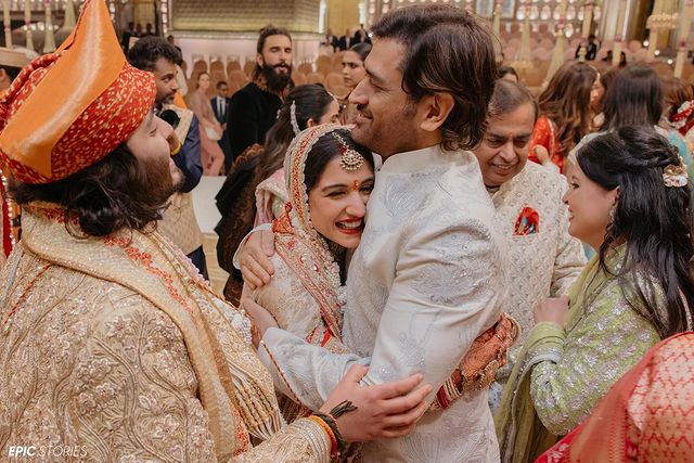 MS Dhoni, Radhika and Anant share a cute candid moment