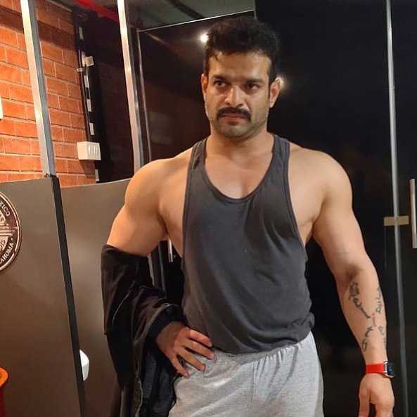 बताया तो यह भी जाता है कि करण पटेल ने अपने घमंड के कारण अपने करियर को खुद बर्बाद किया