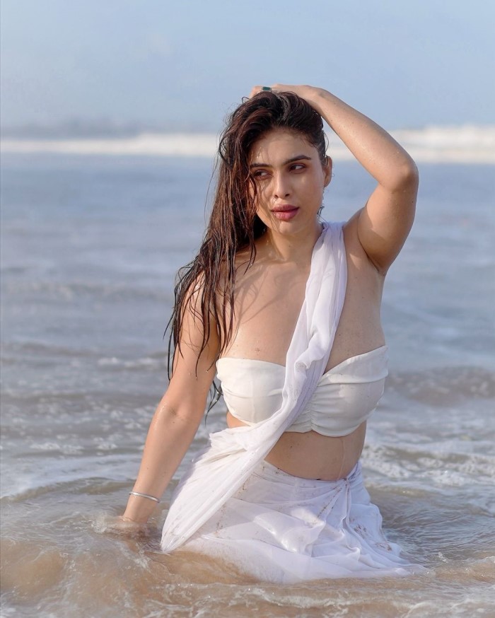 Her beautiful wrists and alluring poses have particularly captured the attention of her male followers