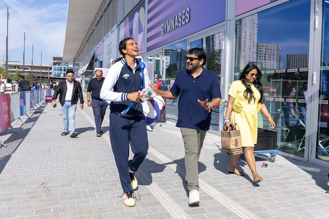 Sindhu praised Chiranjeevi for his class, charm, grace, and unique personality as a highly respected actor.