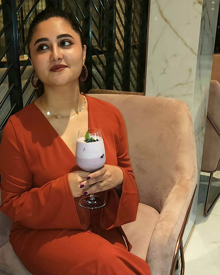 रश्मि देसाई ने बताया कि तलाक के बाद में वह दूसरी शादी करने के लिए भी राजी हैं और अभी तक उनका उनका मिस्टर राइट मिल नहीं पाया है।